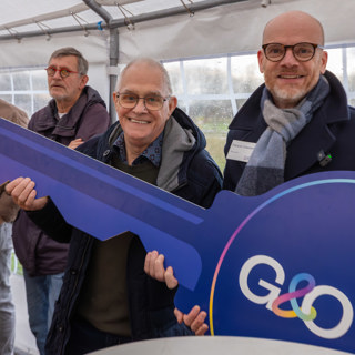 François en Evert houden grote sleutel vast